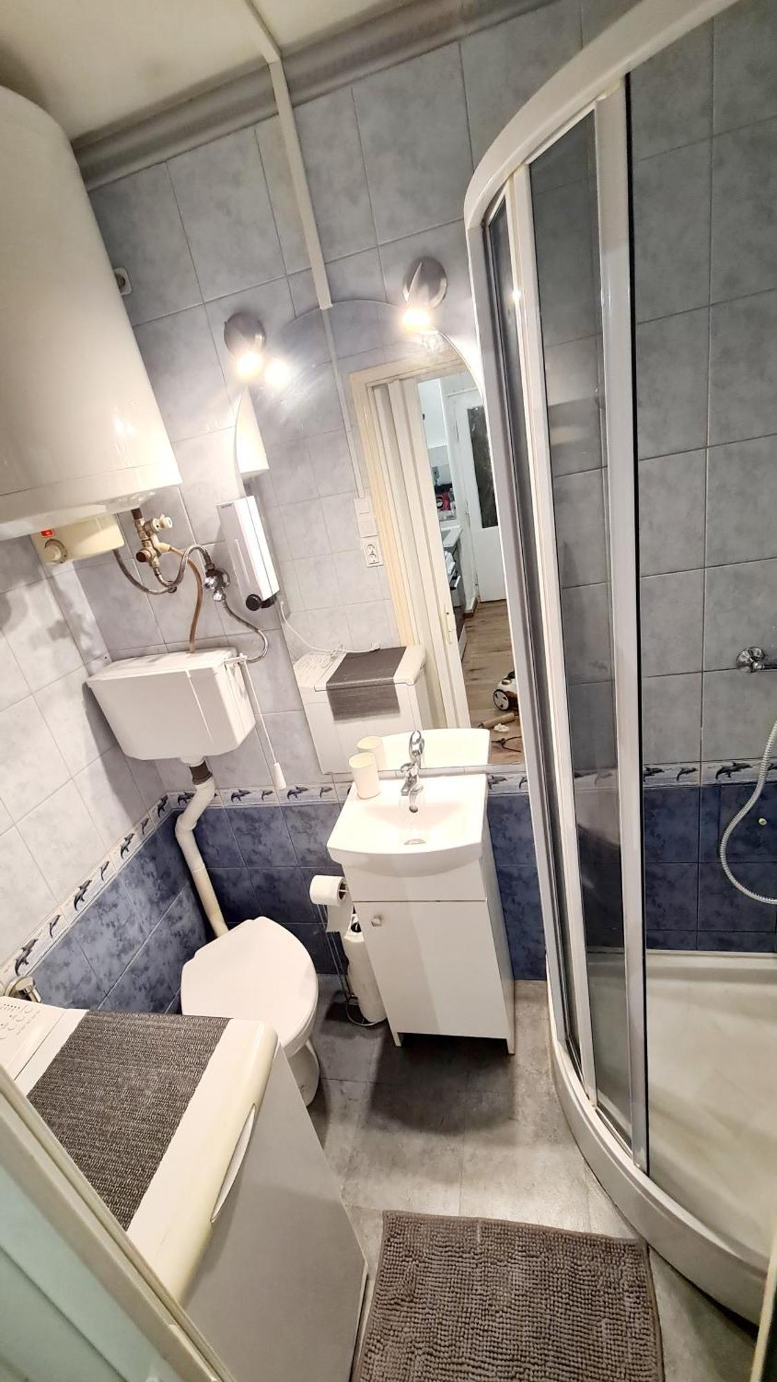 2 Separate Bedrooms And Living Fully Equipped With Ac Apartamento