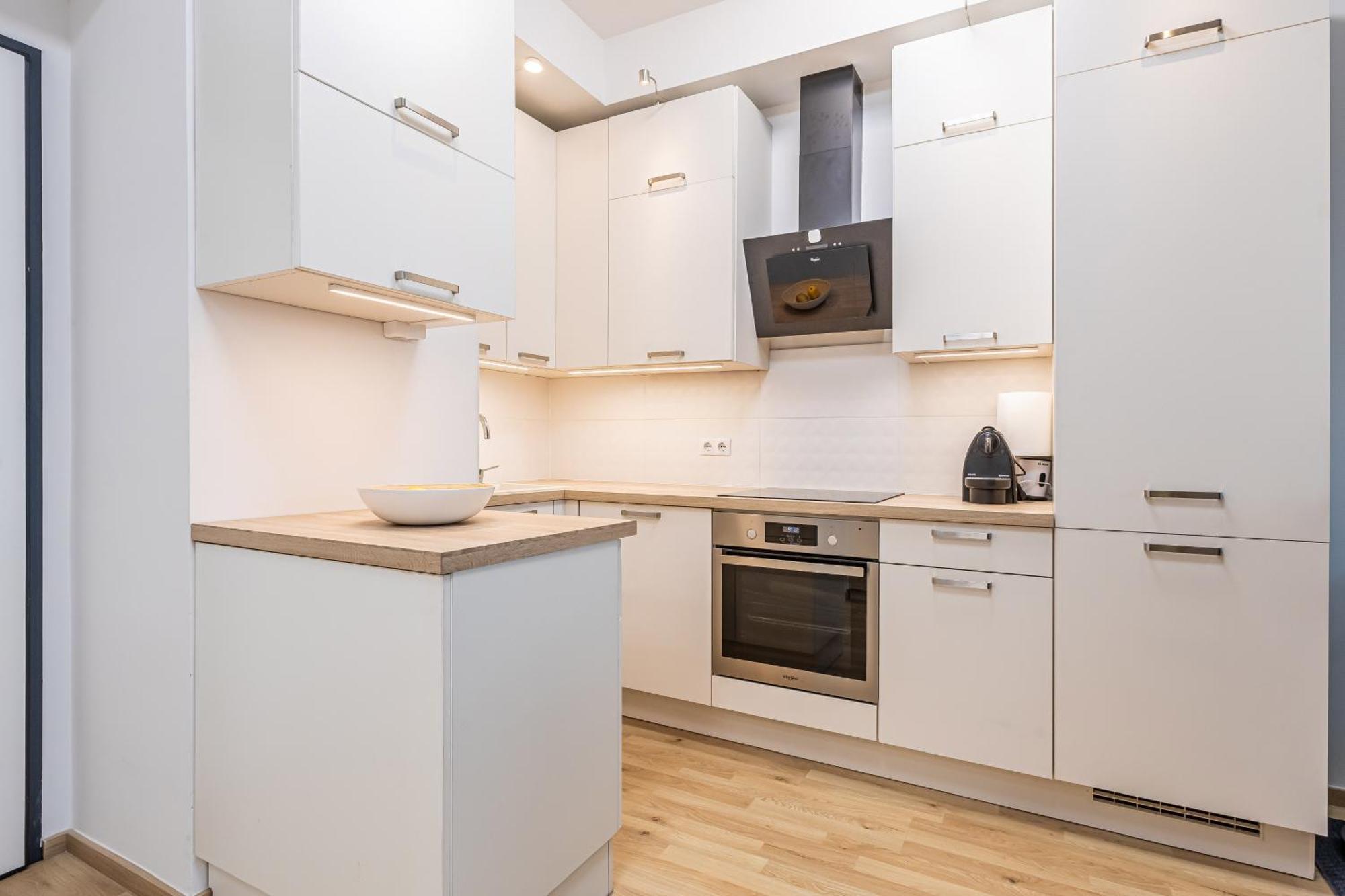 Bay Shore Flat * Budapest