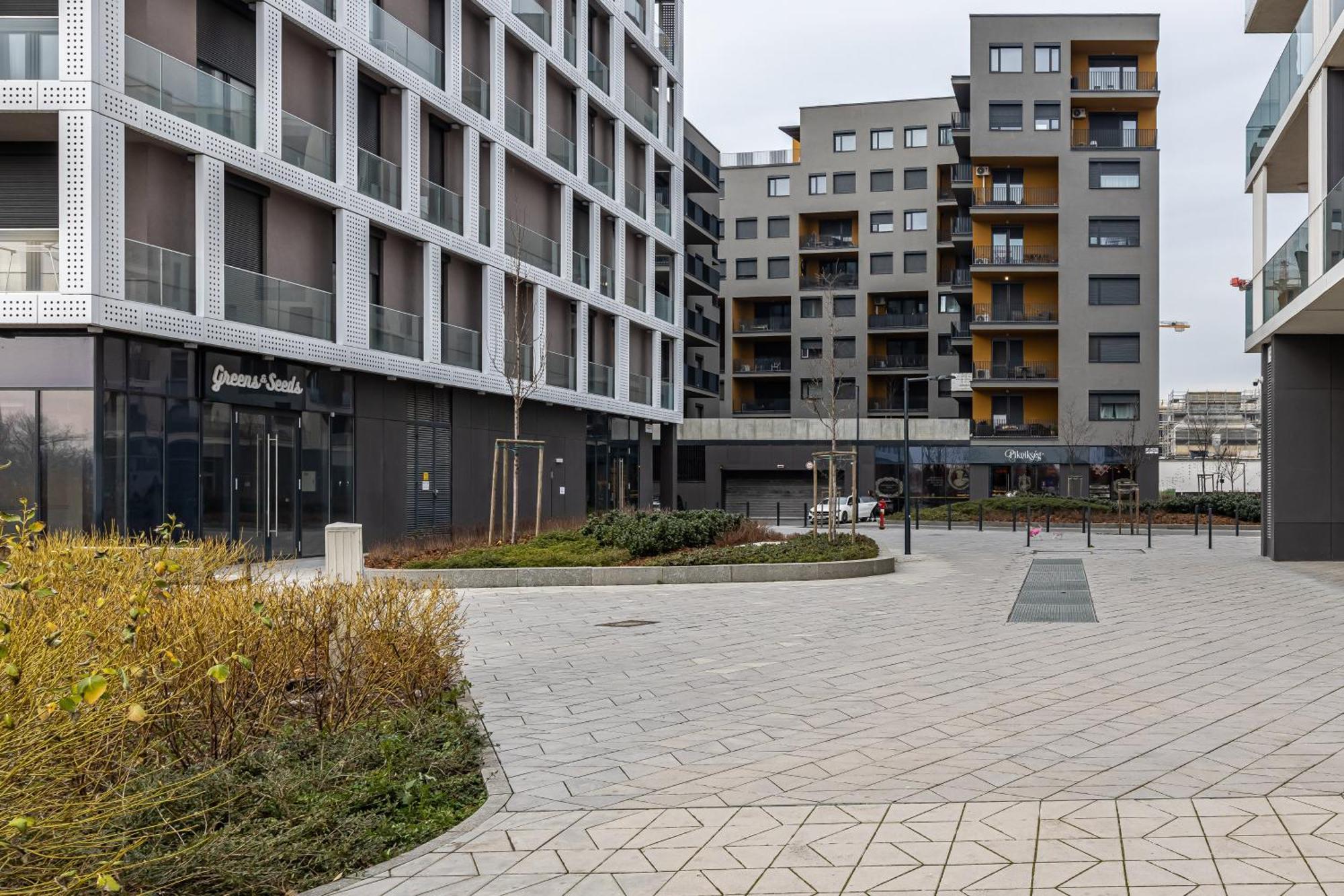 Bay Shore Flat Budapest
