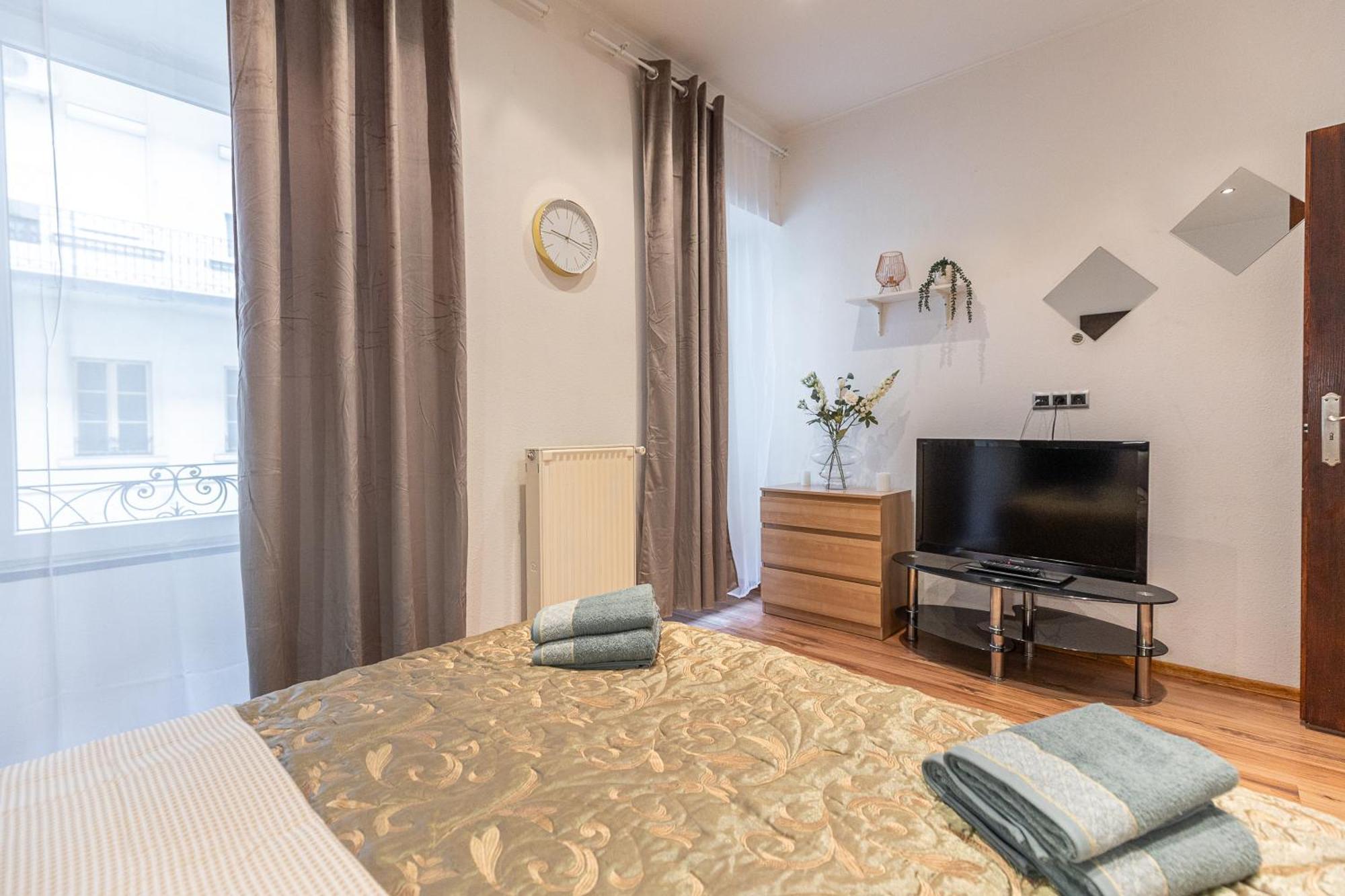 Vibes - 3 Bdrms Apartman *
