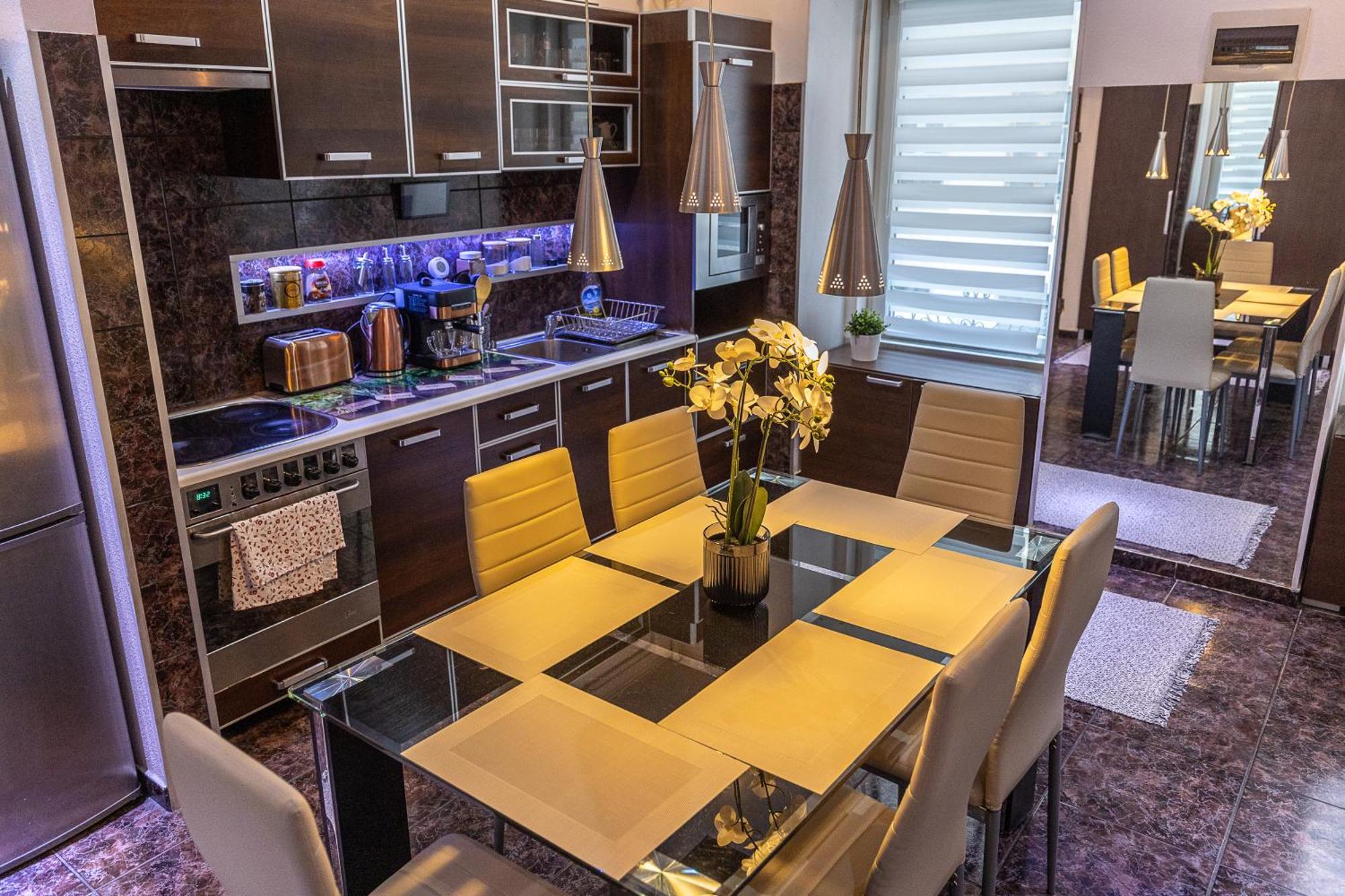 Apartman Vibes - 3 Bdrms