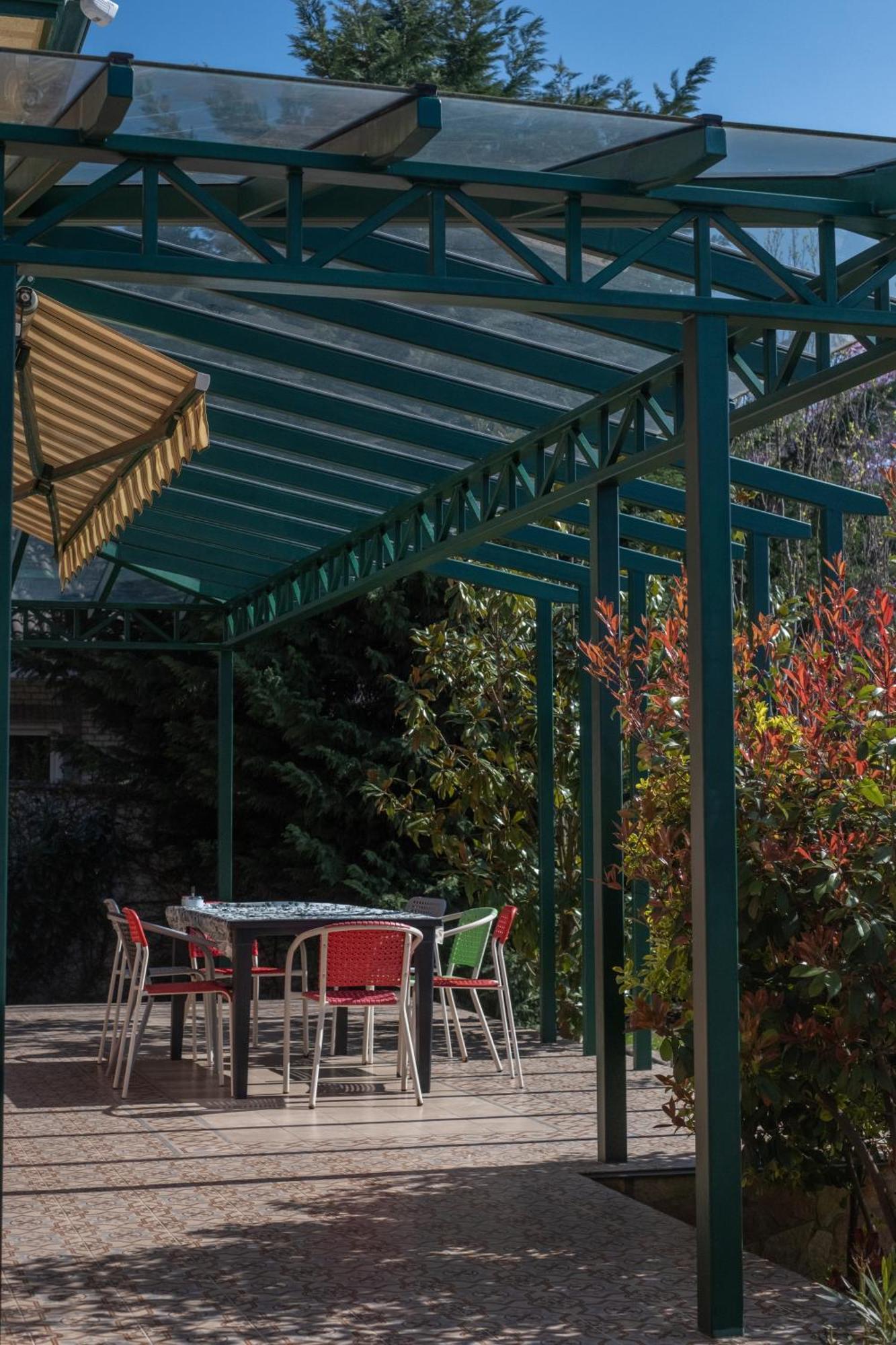 Vila Giovanni's Airport House *