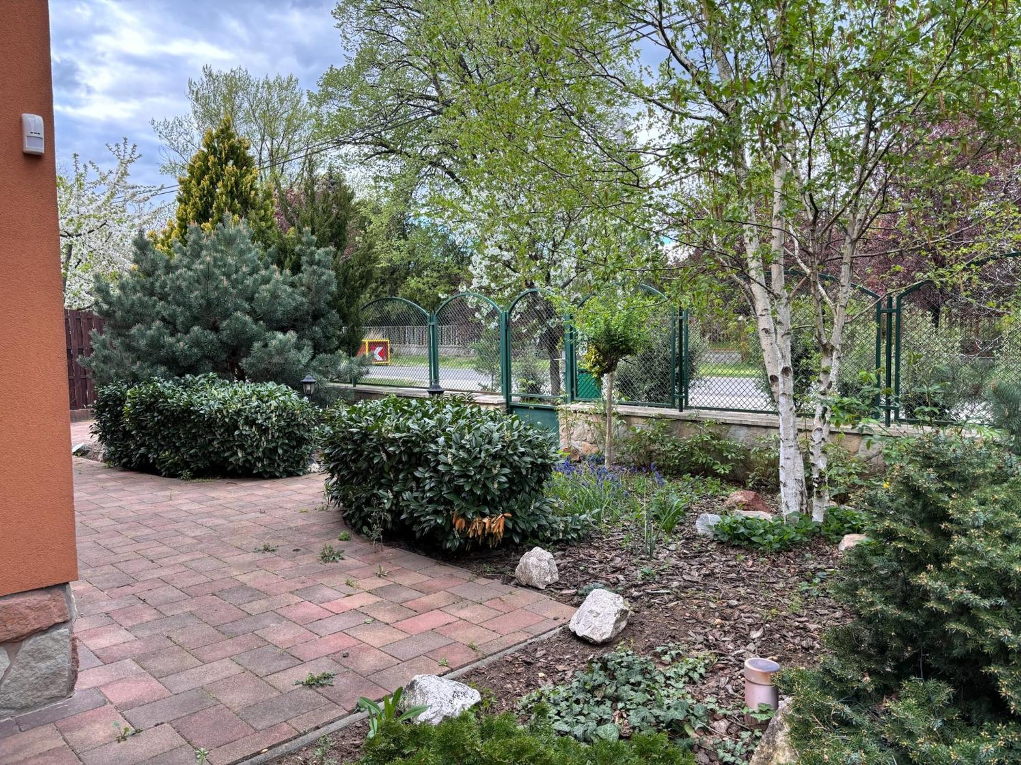 Villa Giovanni's Airport House Budapest