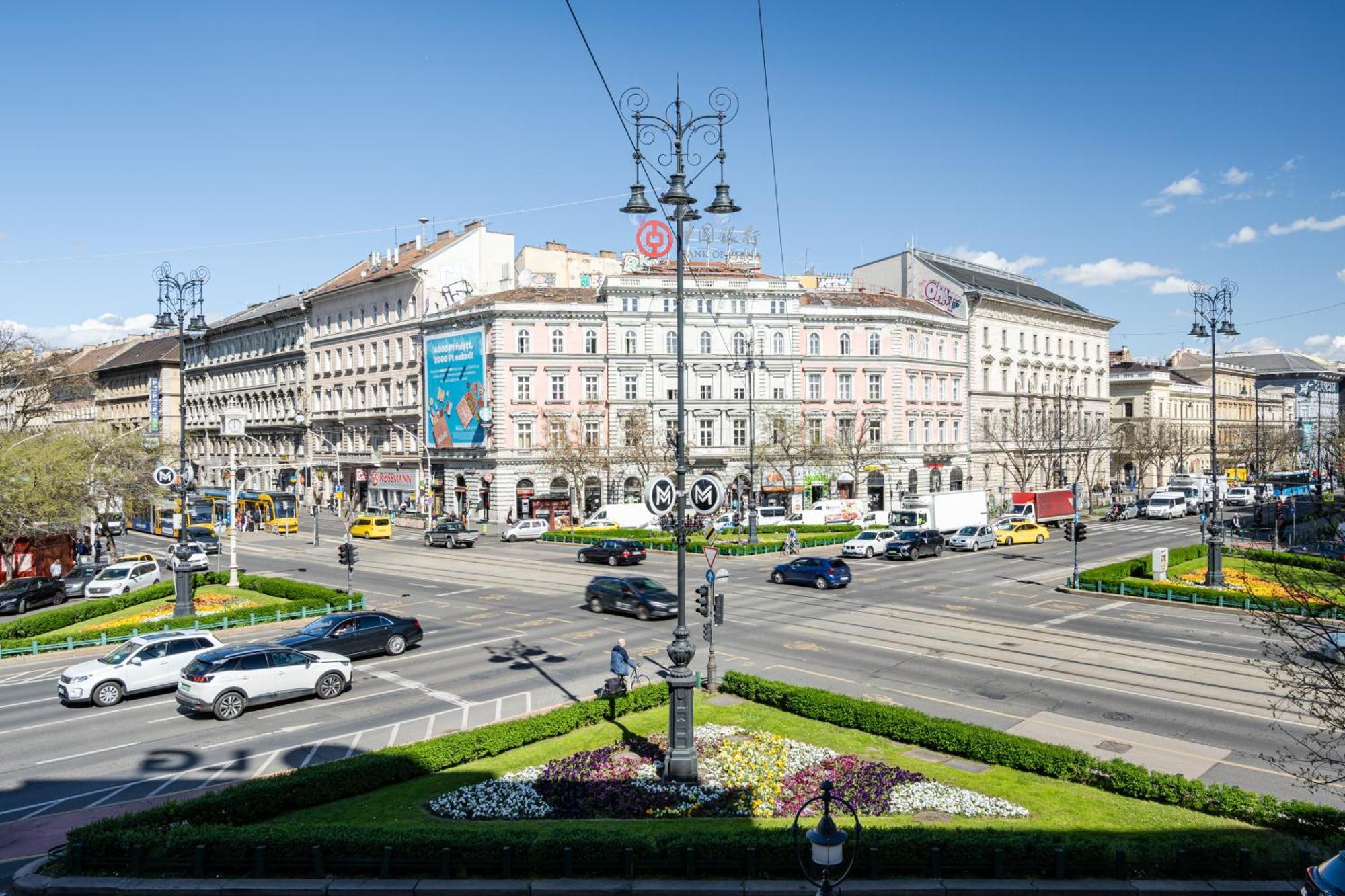 Andrassy Essence