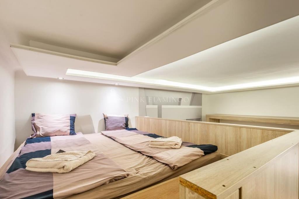 Lägenhet Minimal Loft - Pink Flamingo Budapest