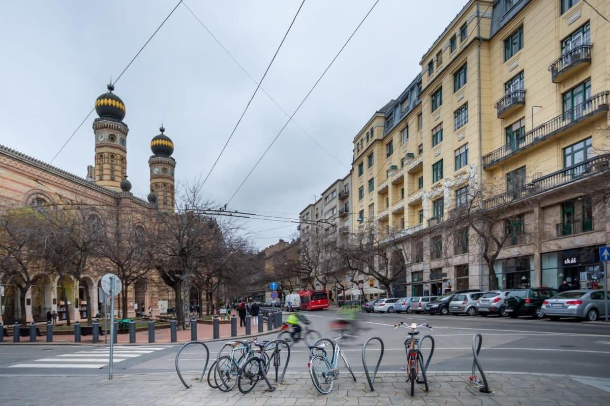Super New * Budapest