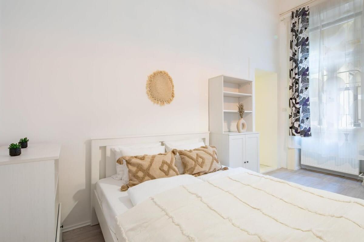 Central Cozy Apartment *