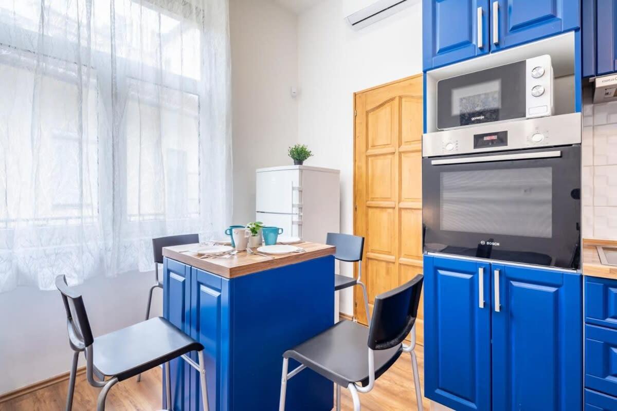 Apartment Cozy *top* Location *