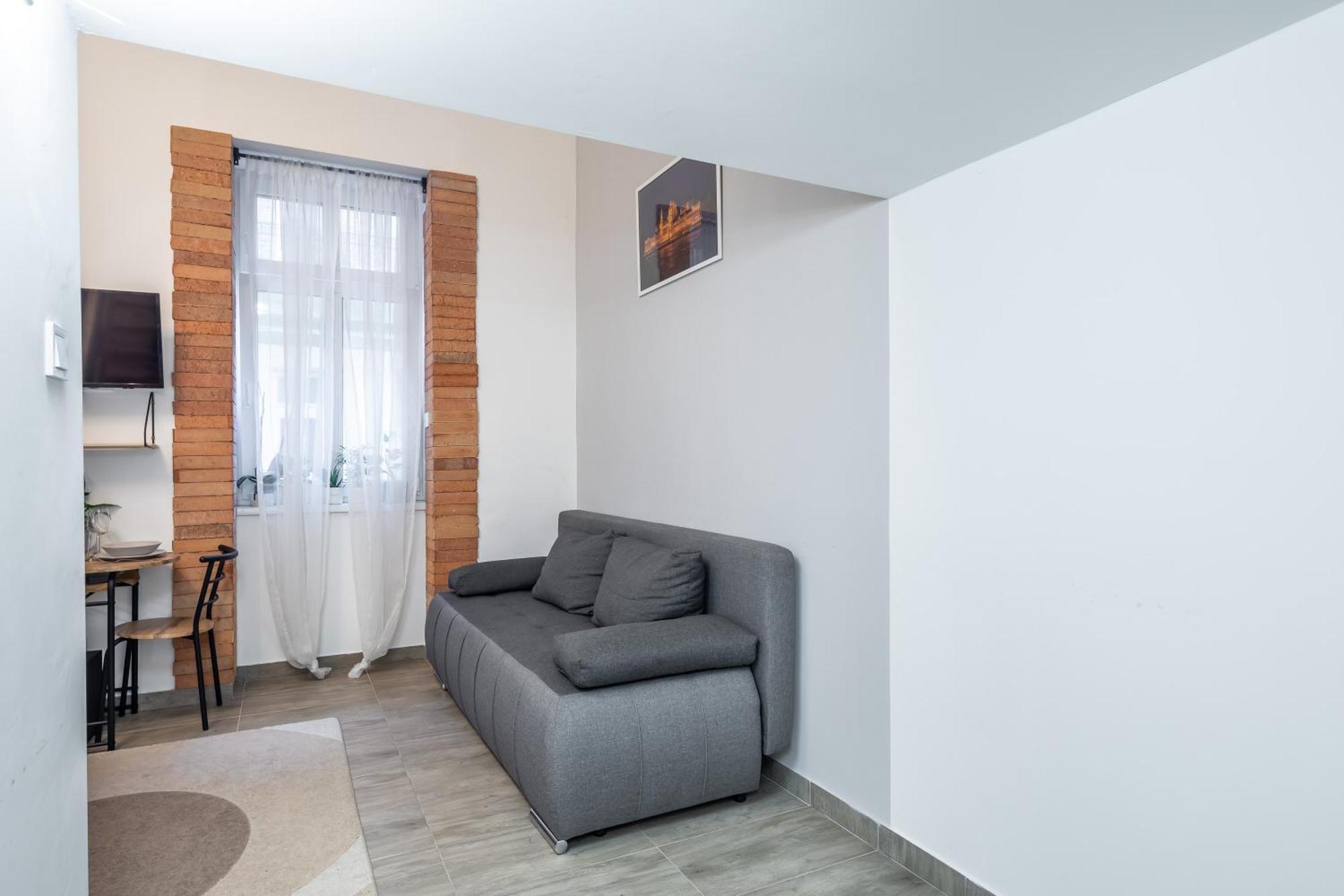 Apartment And Homey With Good Transport Link