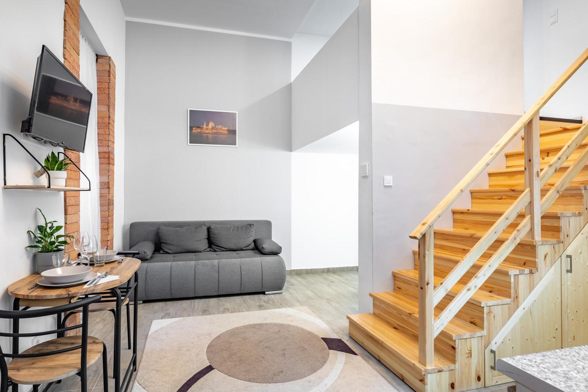 Apartment And Homey With Good Transport Link
