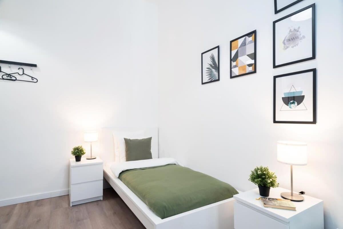 Large At Perfect Location Appartement *