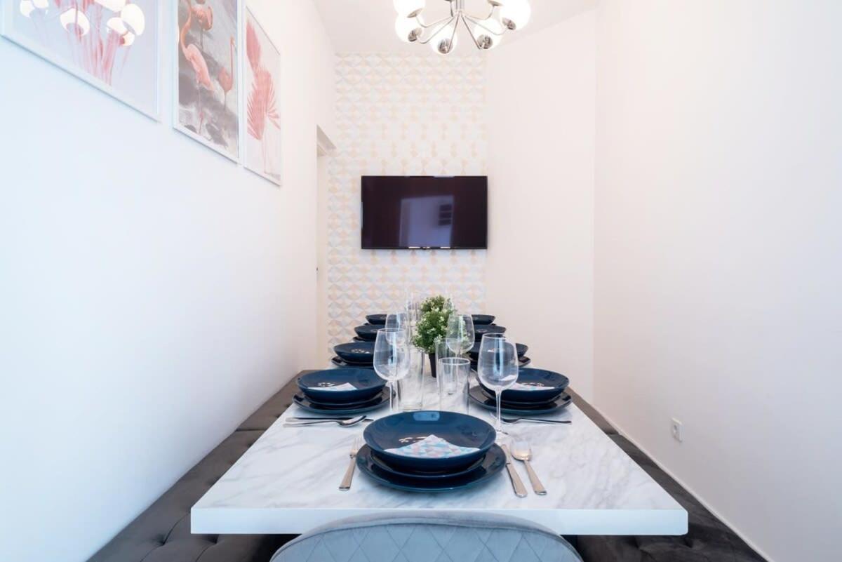 Large At Perfect Location Appartement *