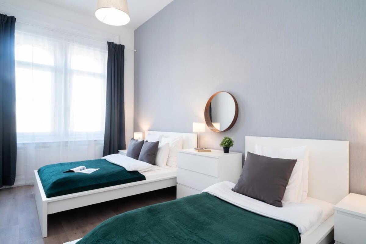Appartement Large At Perfect Location *