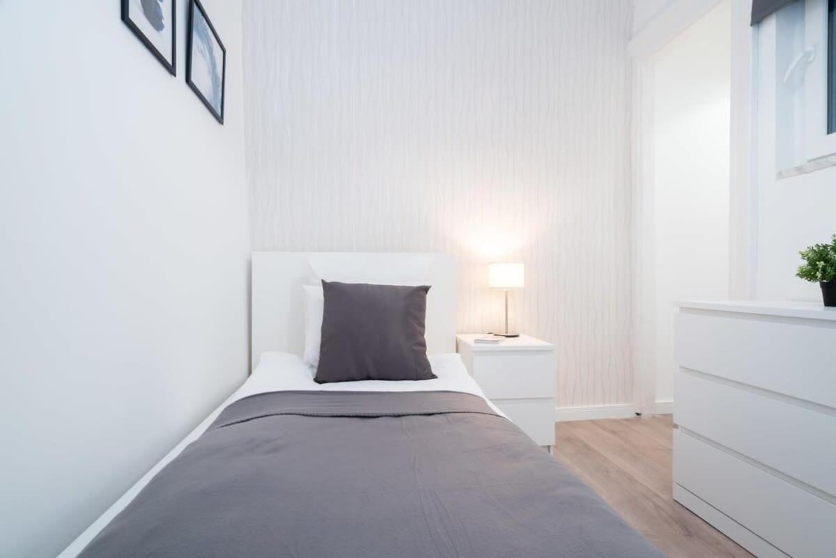 Large At Perfect Location Appartement *