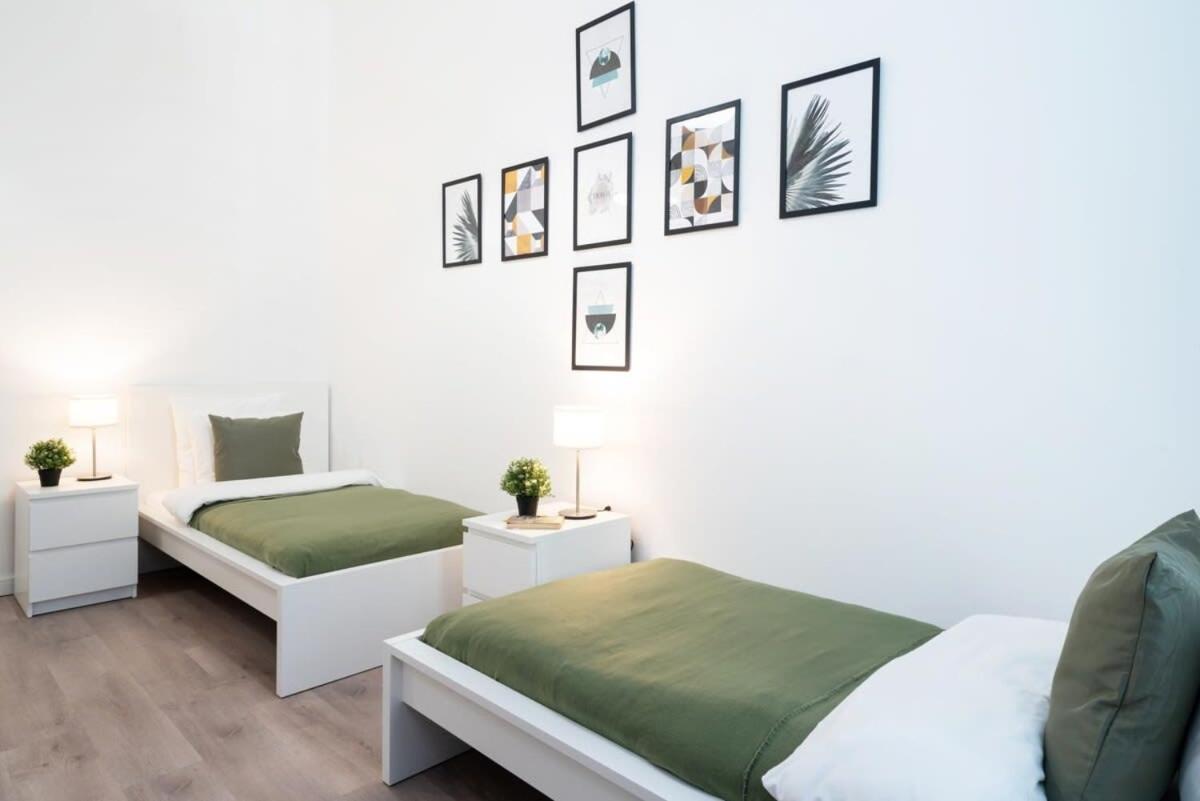 Appartement Large At Perfect Location *