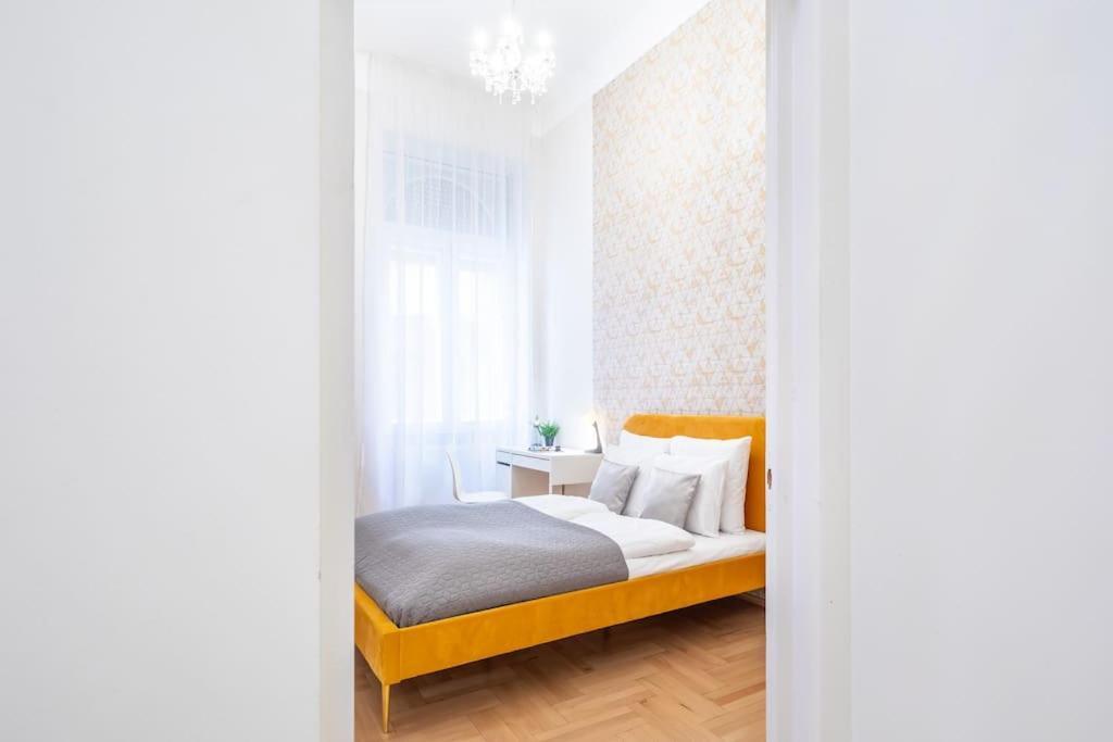 Cityscape Budget Theresa Budapest
