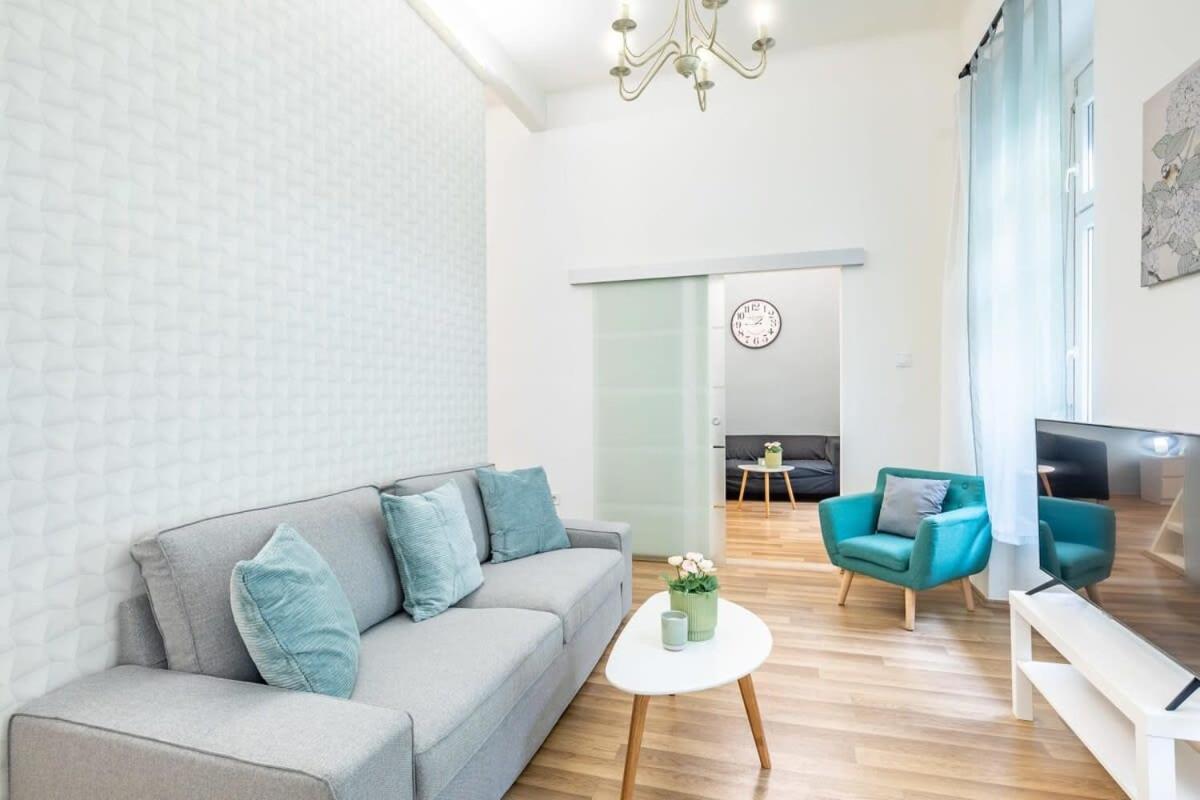 Apartment Comfy And Bright In The Center *