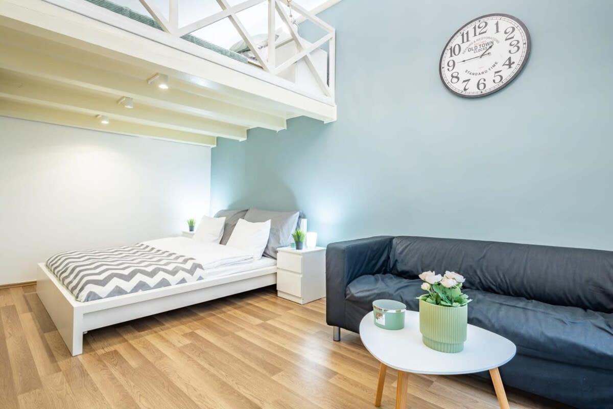 Comfy And Bright In The Center Budapest