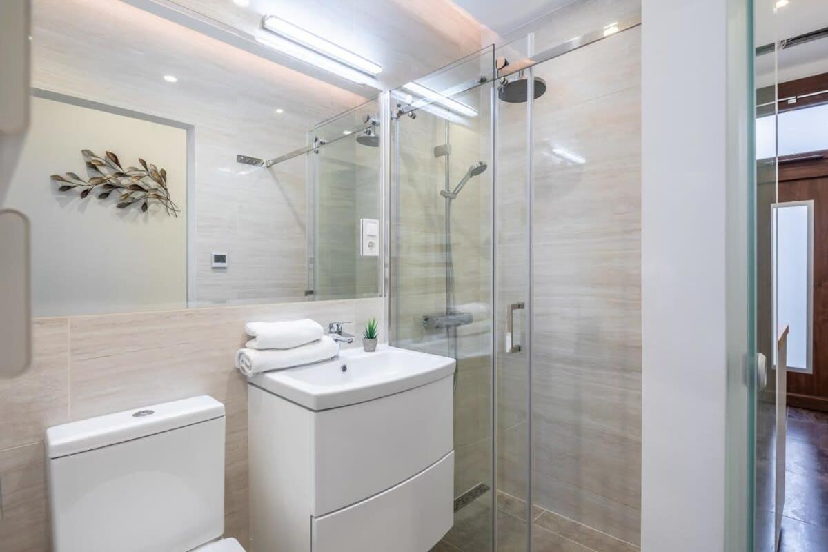 Apartment Modern In Downtown Area