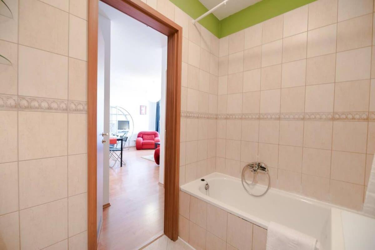 Bright And Homey Ac Near The Center Apartment Budapest