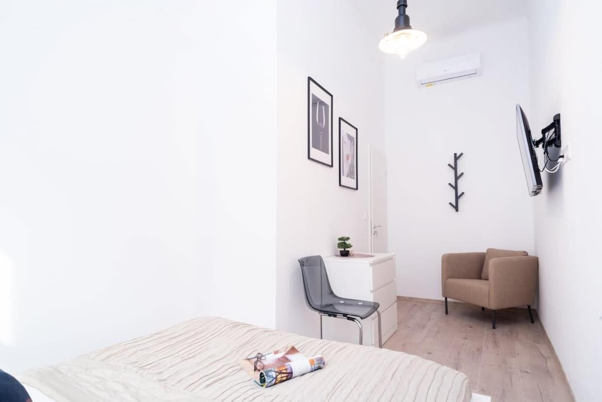New Stylish And Super Apartment