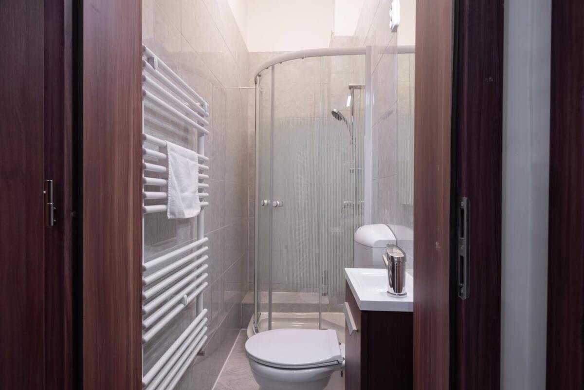 New Spacious At Superb Location * Boedapest