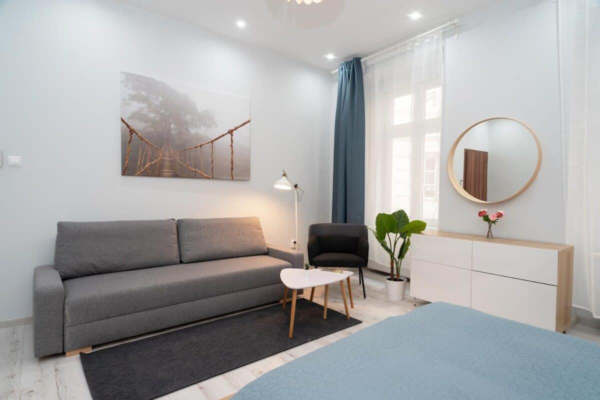 New Spacious At Superb Location Boedapest