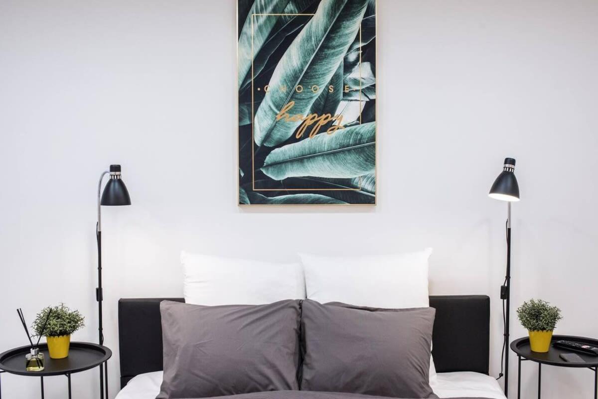 Renovated Design Close To The Danube