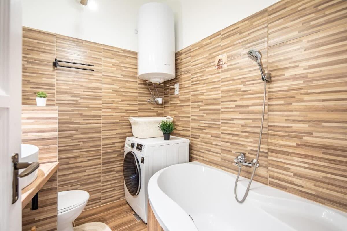 Appartement Convenient At Gastro Driven Location *