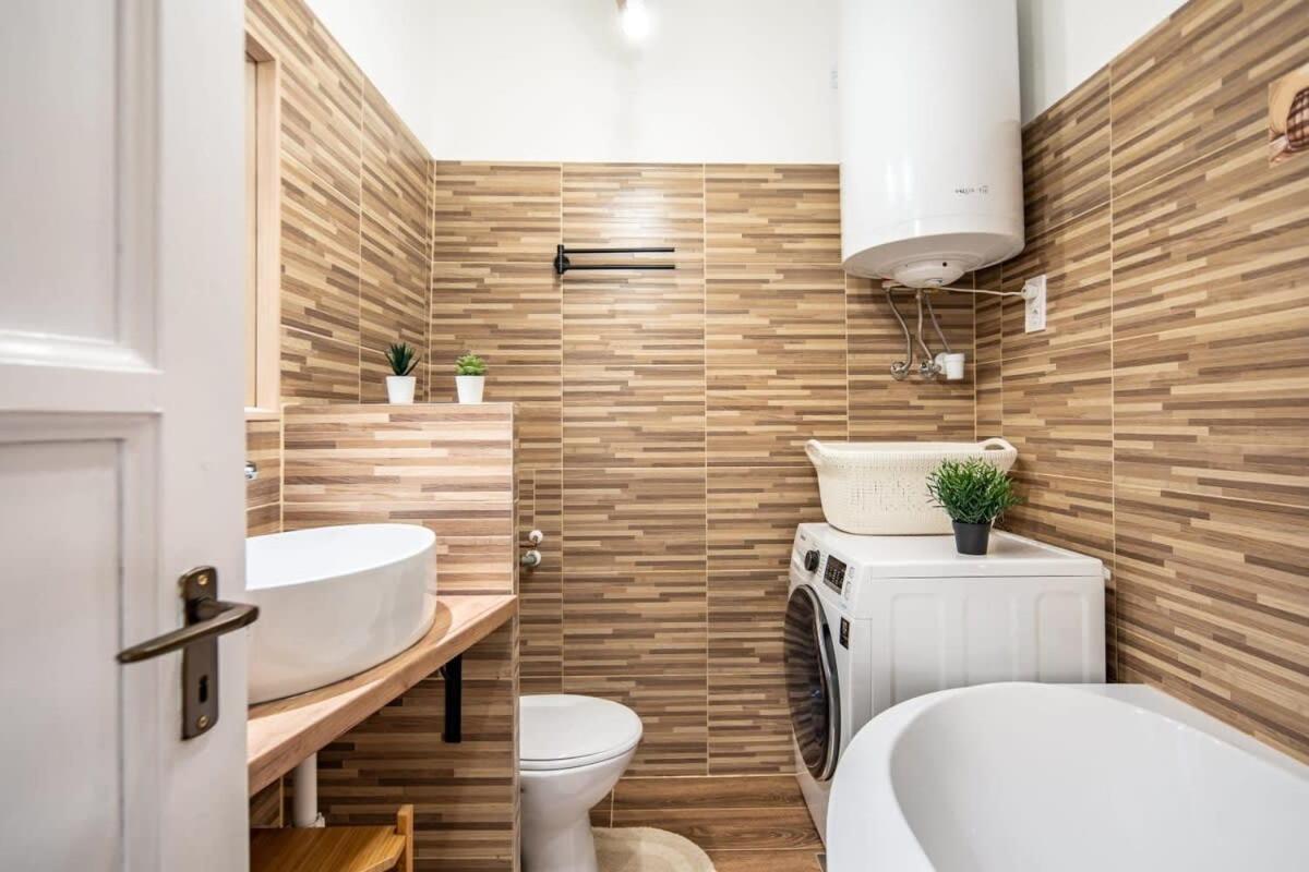 Convenient At Gastro Driven Location Appartement *