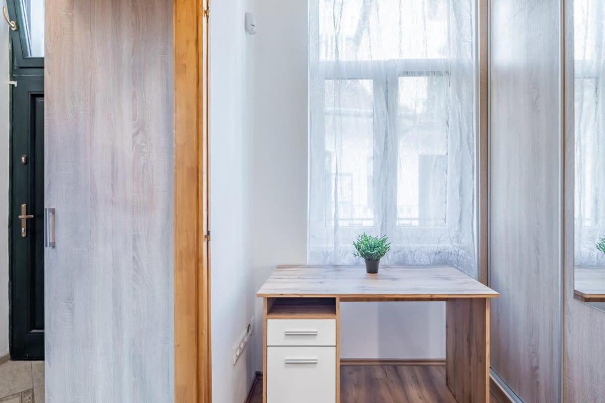Cozy *top* Location