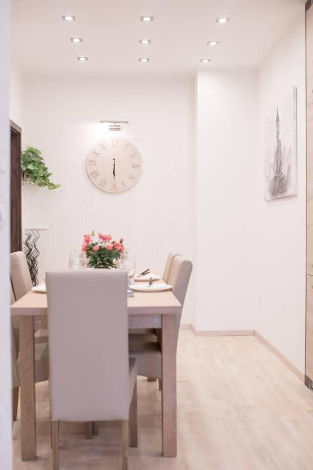 Very Modern And Cozy Ac *