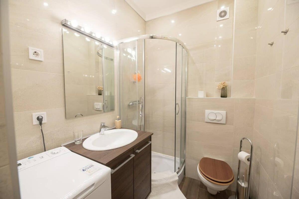 Apartment Very Modern And Cozy Ac Budapest