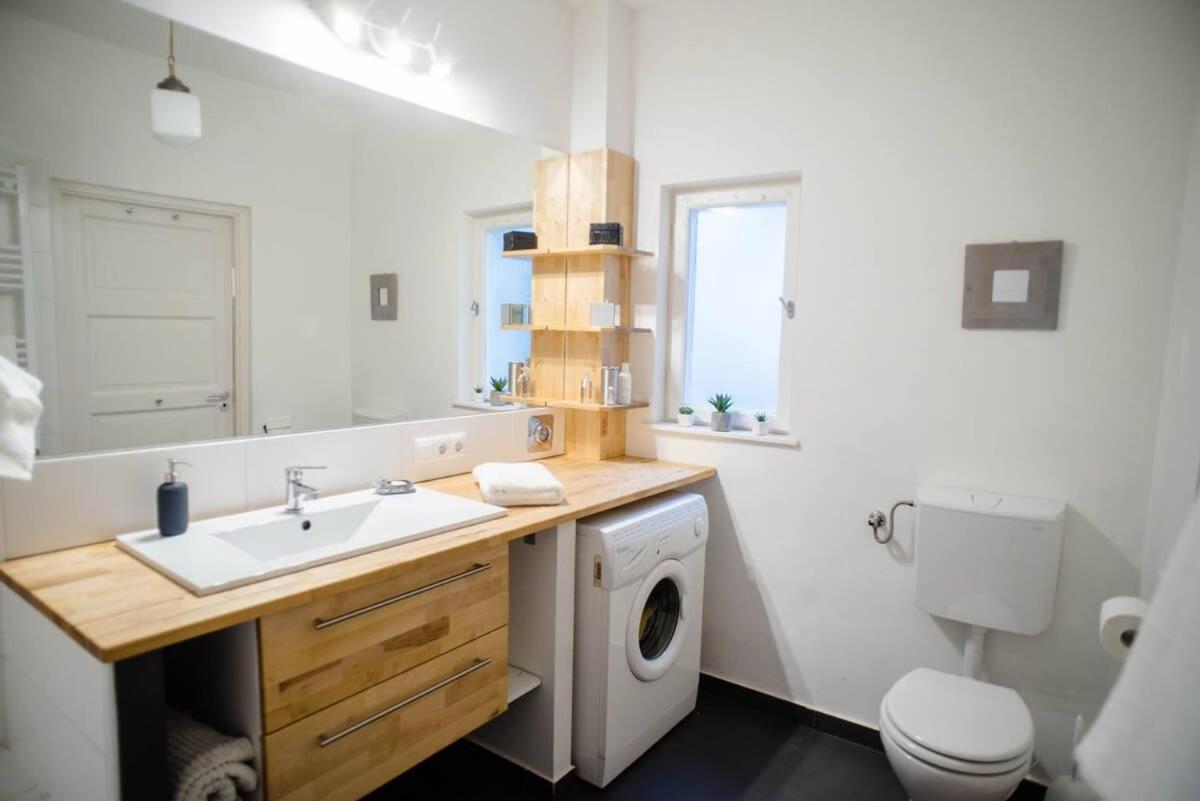 Stylish And Comfy For 6 Guests
