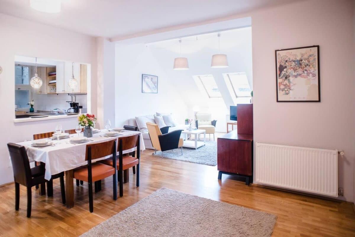 Stylish And Comfy For 6 Guests *
