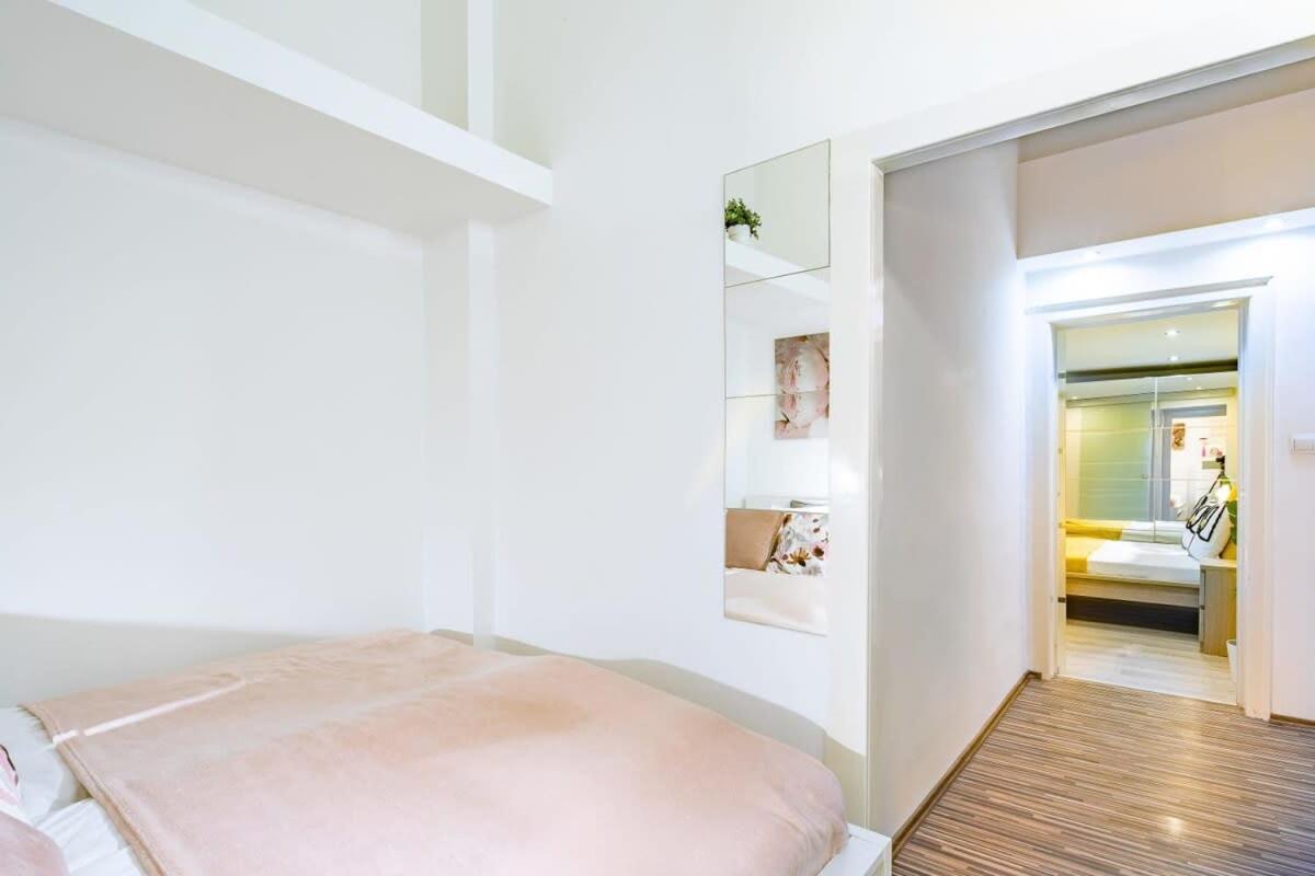 - Large - Comfy * Budapest