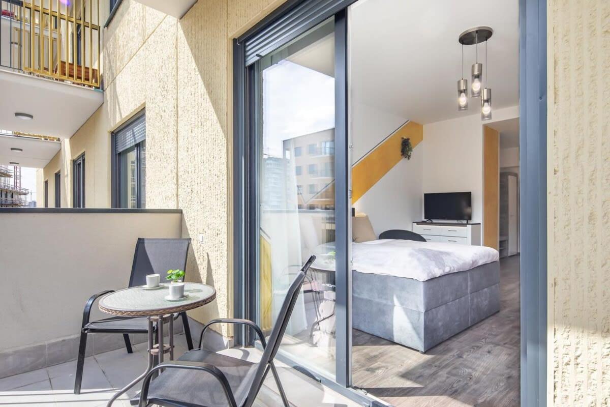 Modern Comfy Next To The River Lejlighed