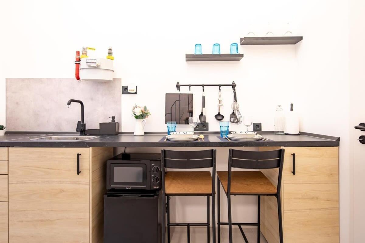 Cute Modern Getaway In The Heart Of The