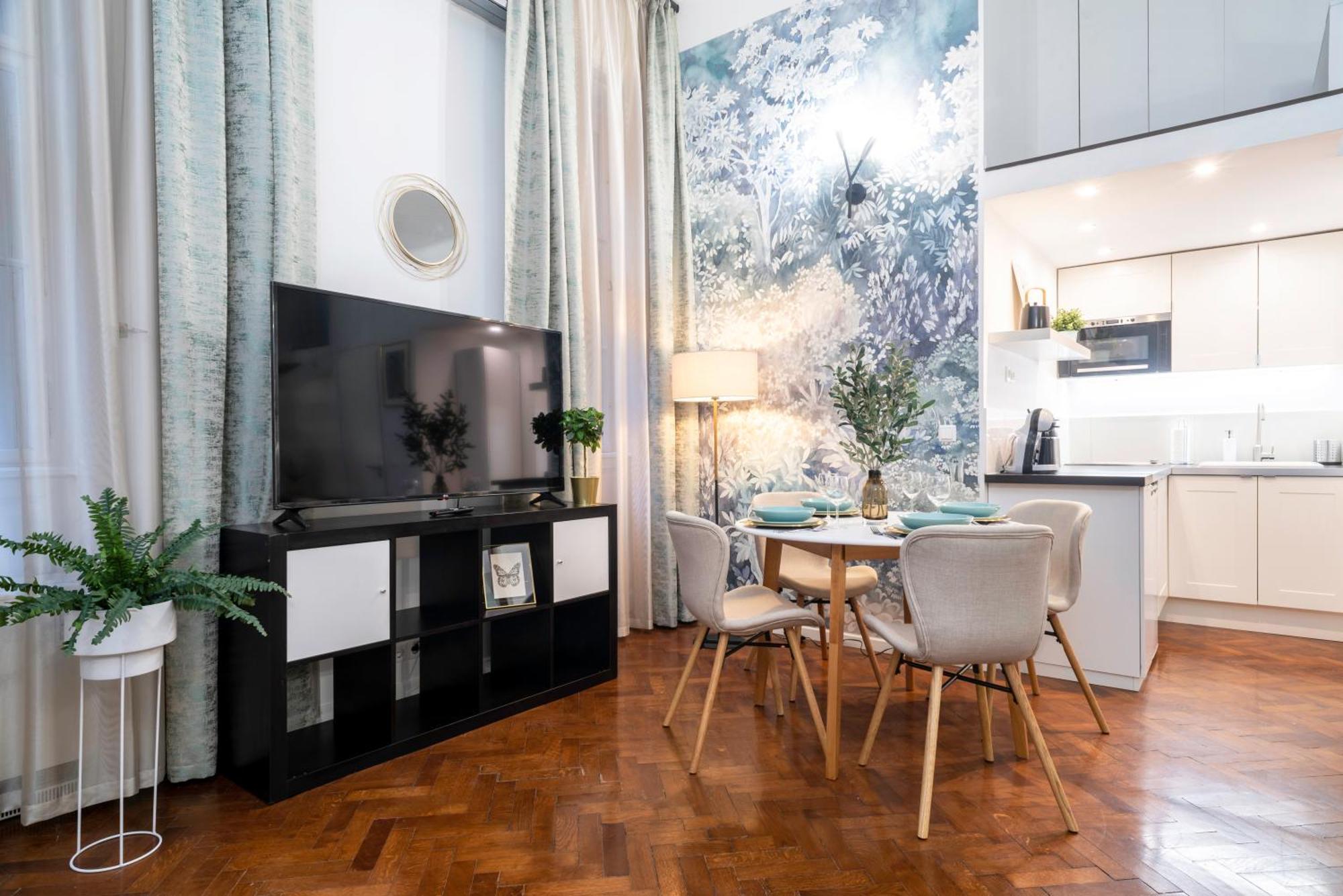 Amethyst - Kadar Budapest
