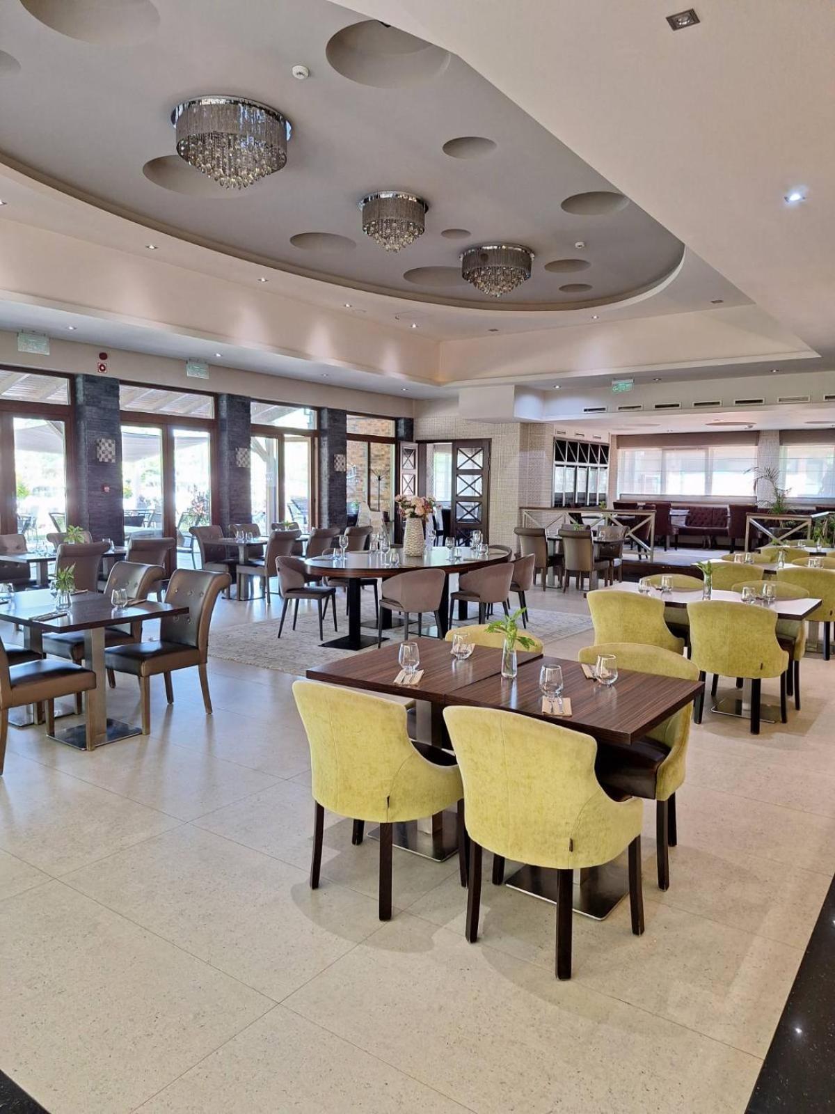 Duna Garden Hotel 4*