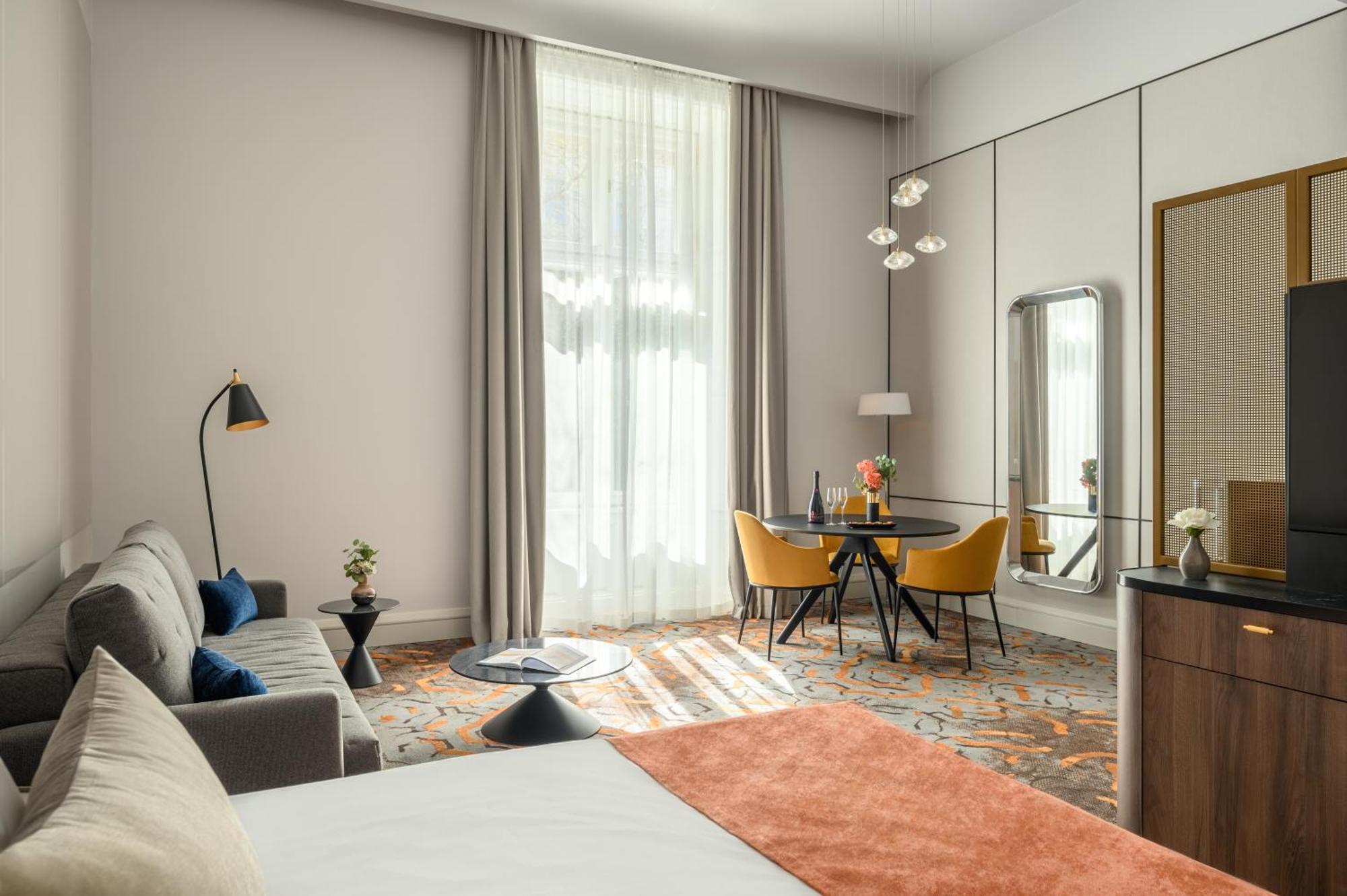 Hotel Moments By Continental Group 4*