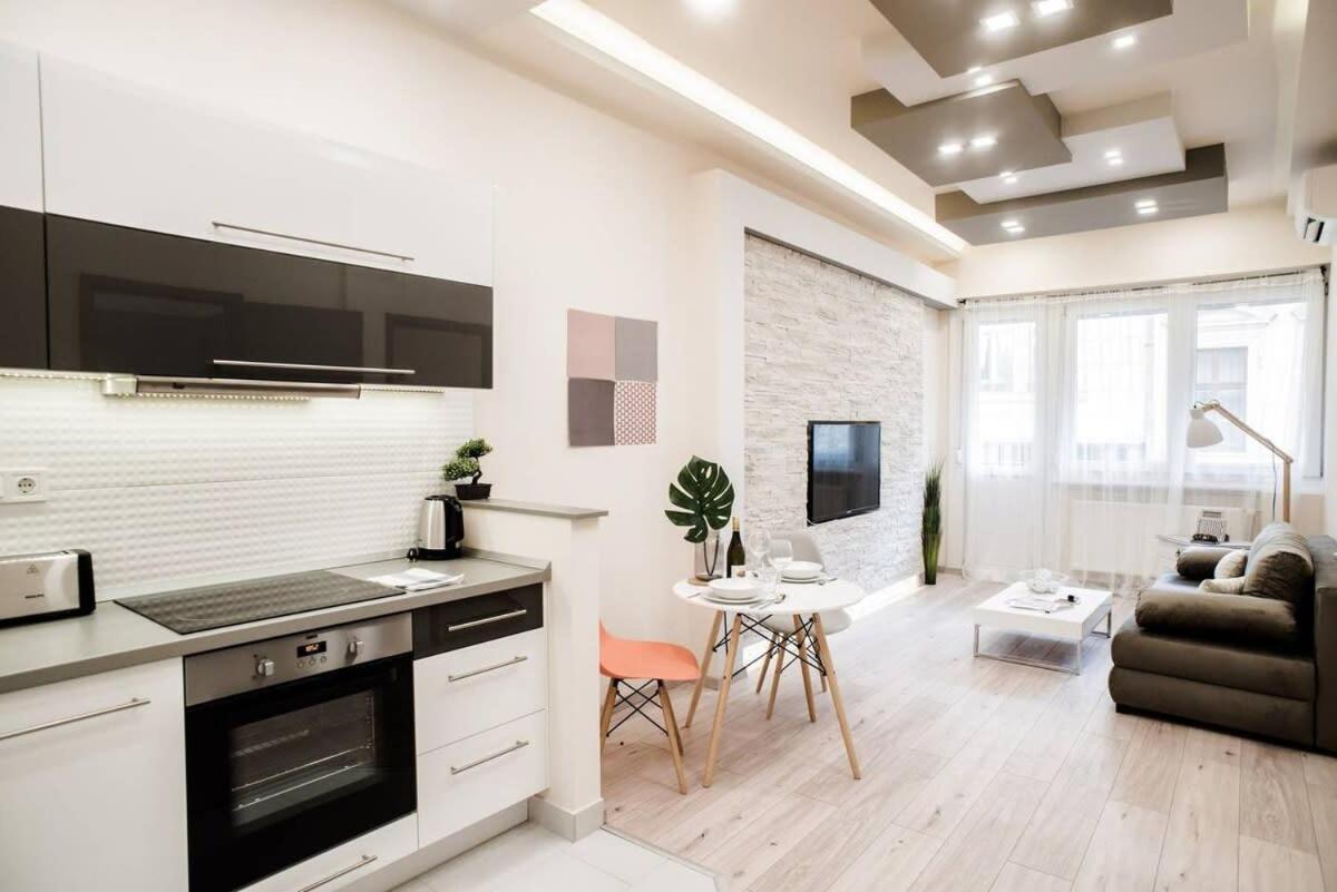 Apartment New Luxury In The Center With A/c Budapest