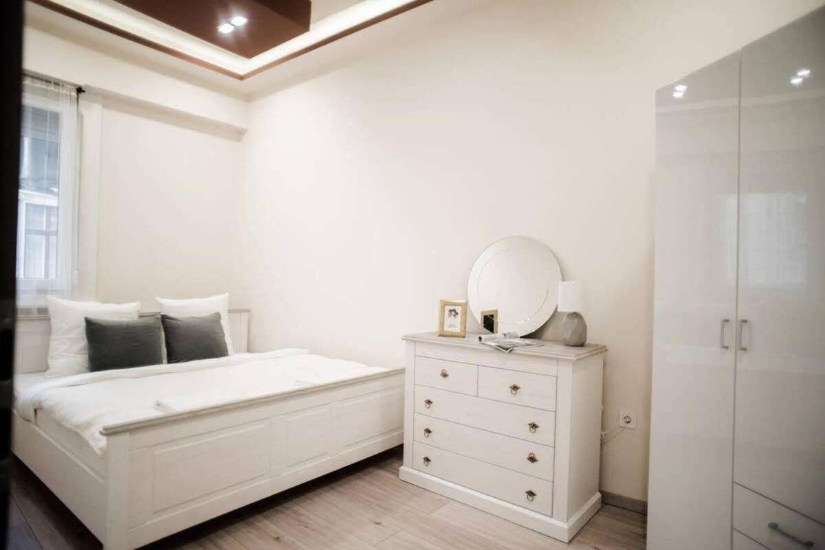 New Luxury In The Center With A/c *