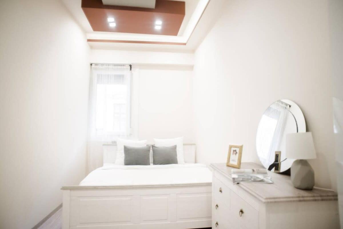 New Luxury In The Center With A/c