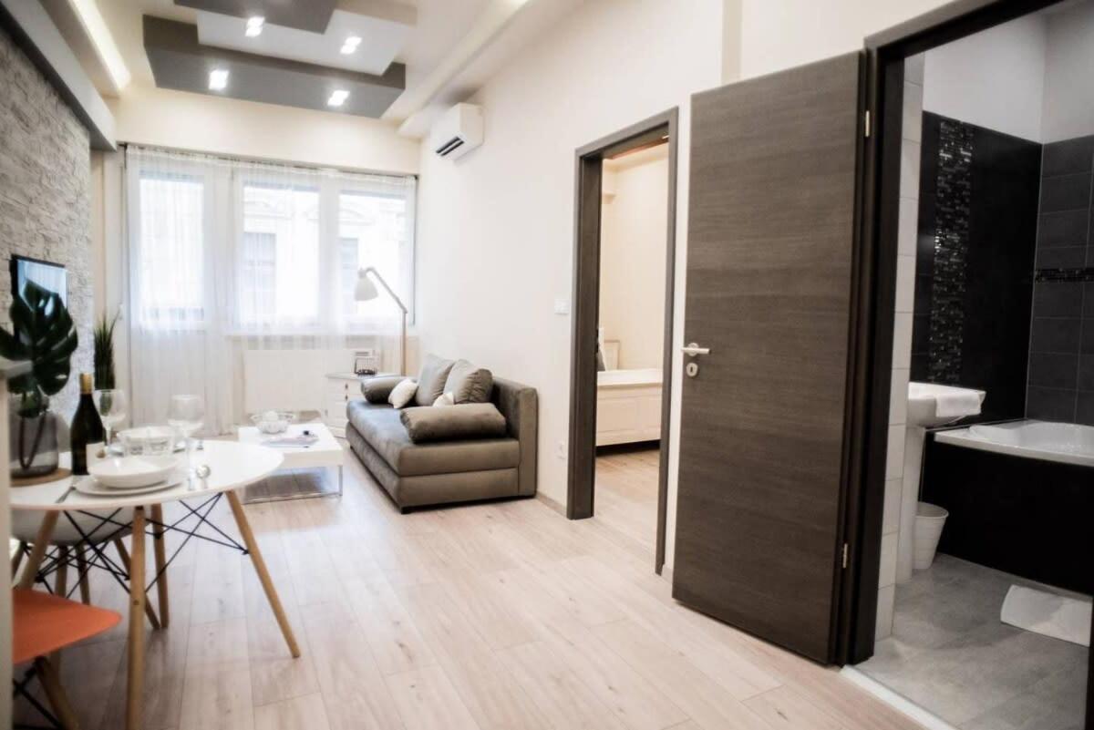 New Luxury In The Center With A/c Apartment