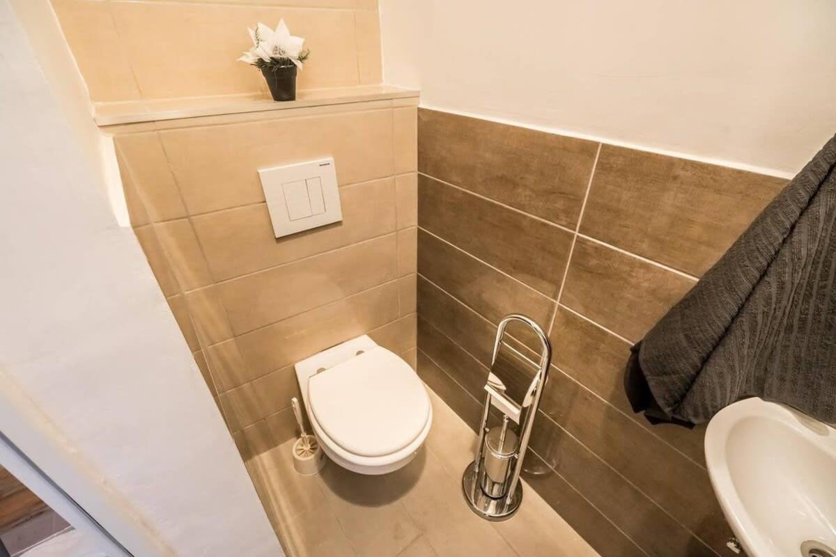 Perfectly Located, Renewed And Cozy Apartment *