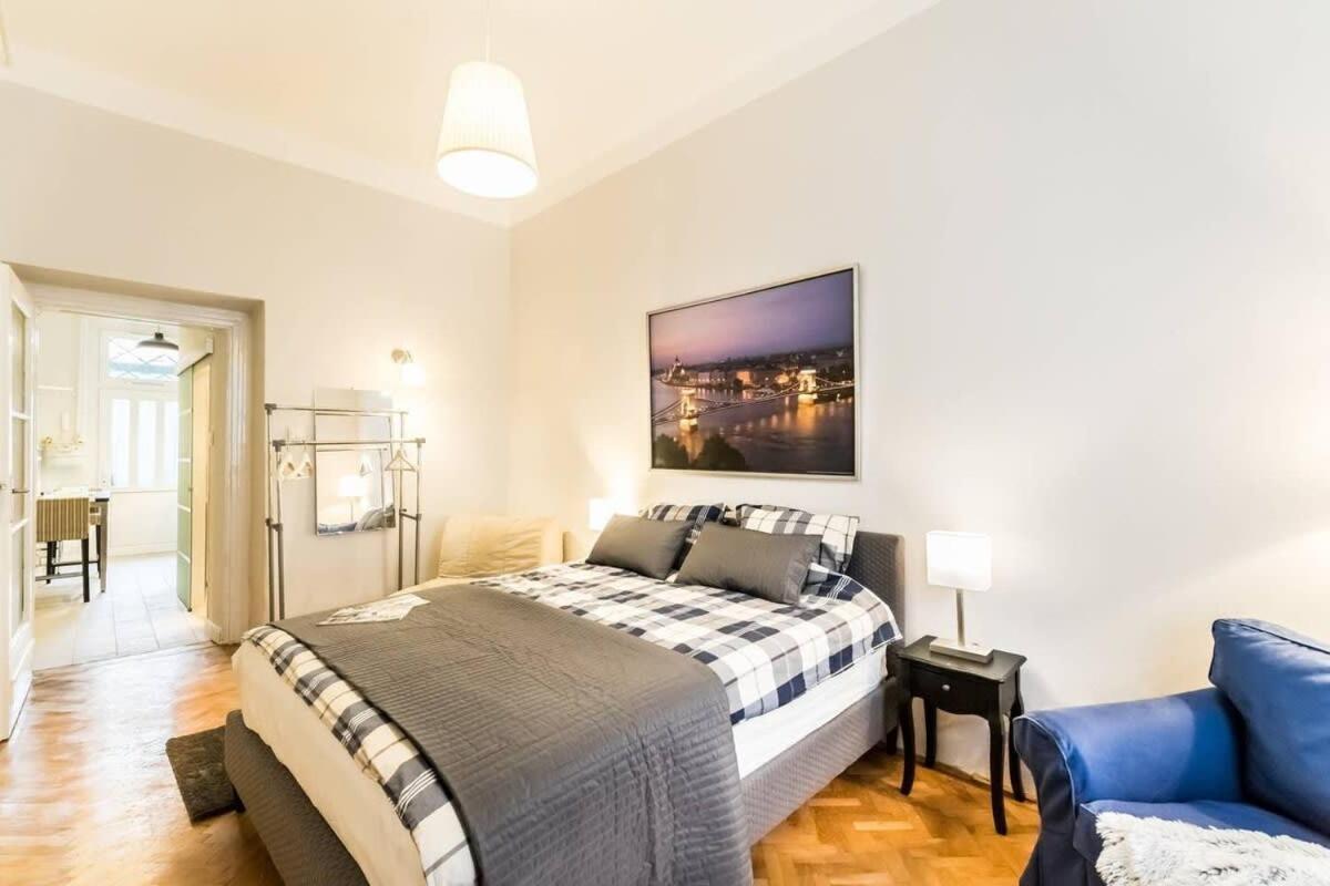 Perfectly Located, Renewed And Cozy * Budapest