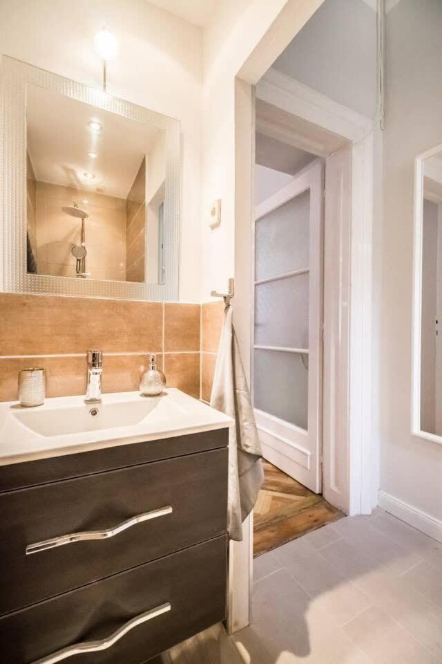 Perfectly Located, Renewed And Cozy Budapest