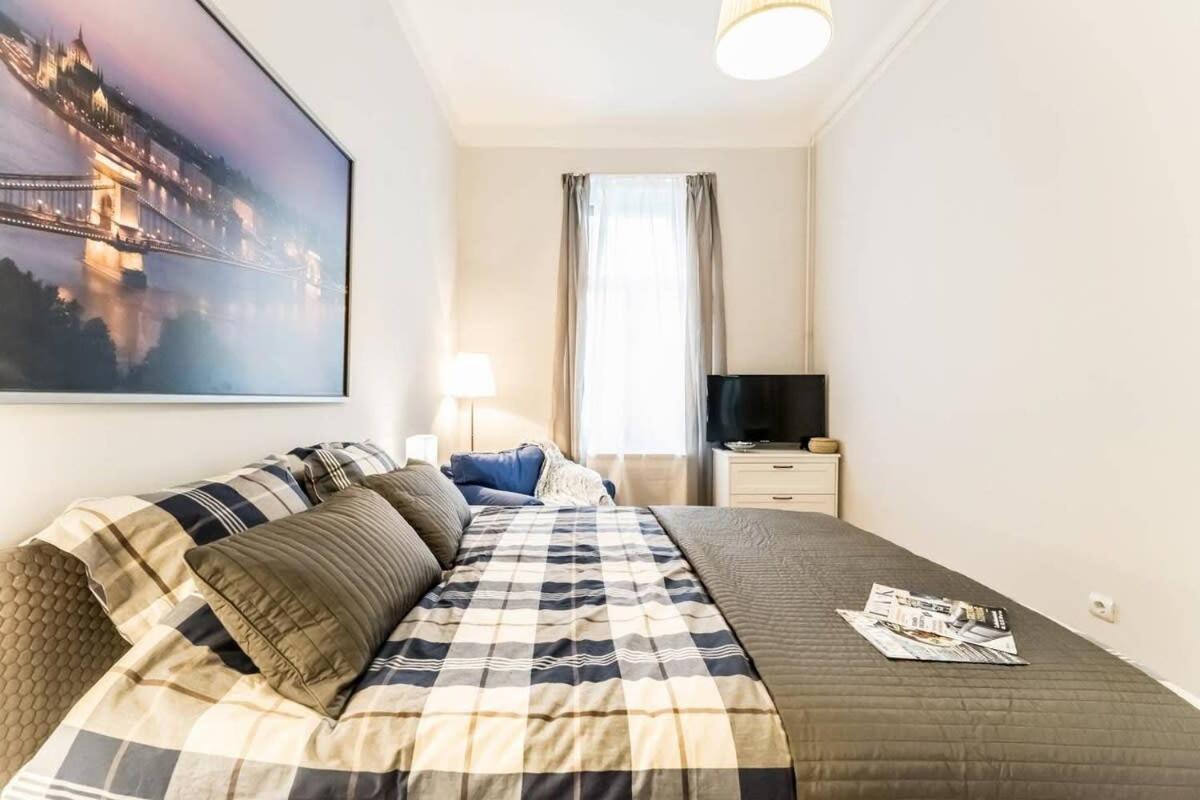 Apartment Perfectly Located, Renewed And Cozy *