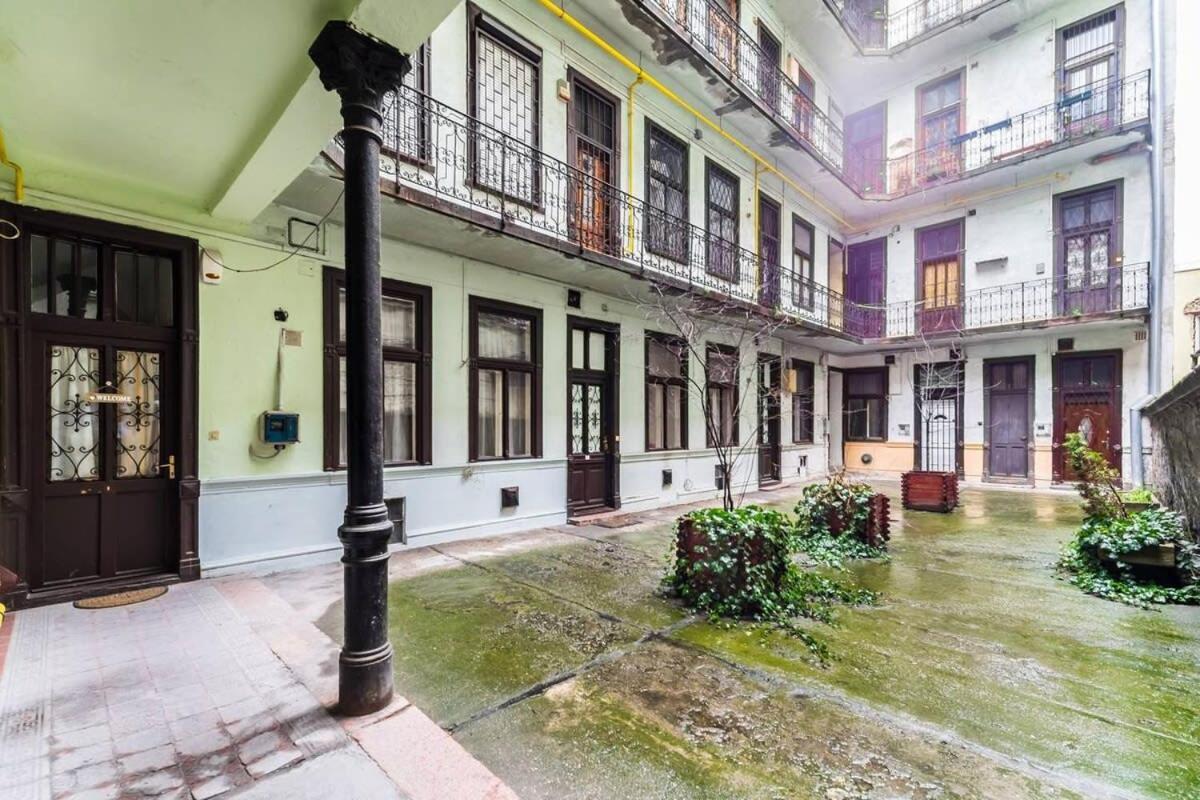 Perfectly Located, Renewed And Cozy Budapest